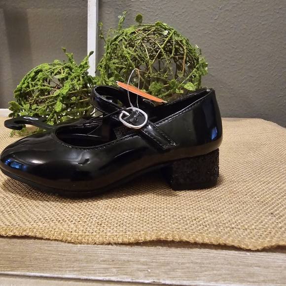 Wonder Nation Black Classic Dress Heels, Toddler Girl's, size 8 - Picture 2 of 7